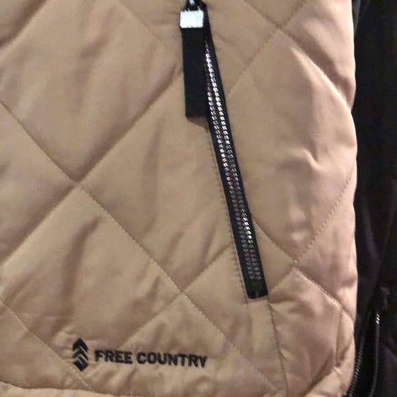 NWT Reversible quilted zippered vest - Picture 3 of 5
